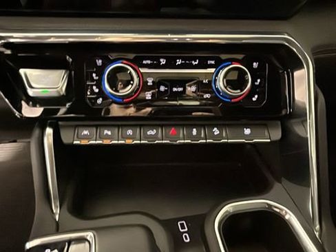 Used 2024 GMC Sierra 1500 Denali AWD/4WD image 23