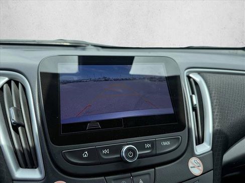 Used 2024 Chevrolet Malibu LT FWD image 12