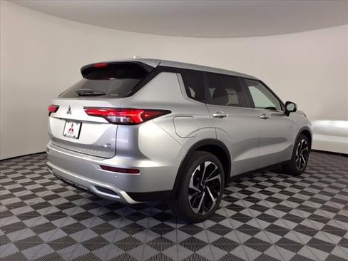 Used 2024 Mitsubishi Outlander SE image 7