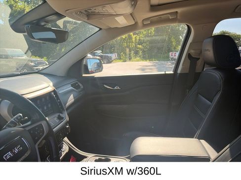 Used 2020 GMC Acadia Denali w/ Denali Ultimate Package AWD/4WD image 17