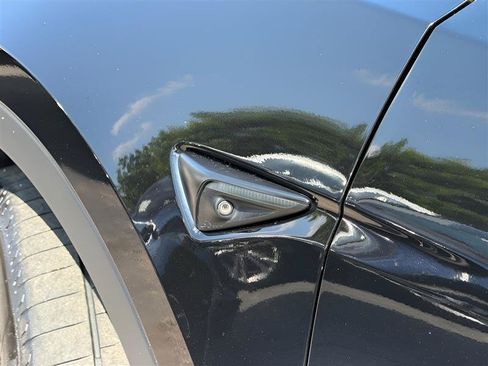 Used 2023 Tesla Model Y Long Range AWD/4WD image 5