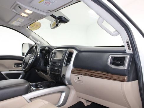 Used 2017 Nissan Titan SL RWD image 30