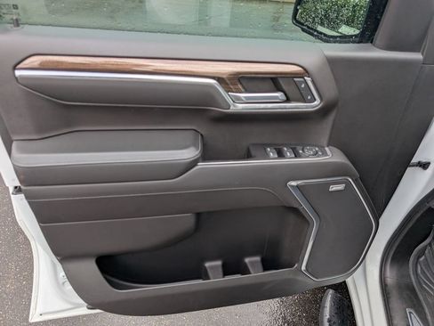 Used 2022 Chevrolet Silverado 1500 LT Trail Boss w/ LT Trail Boss Premium Package AWD/4WD image 15