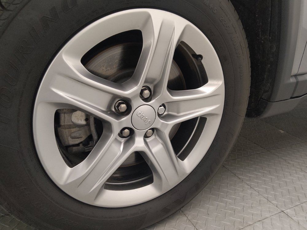 Used 2023 Jeep Compass Latitude AWD/4WD image 31