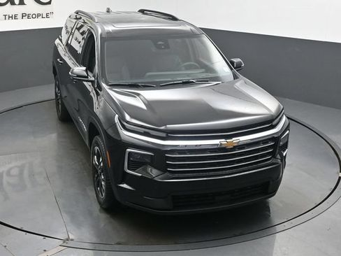 New 2027 Chevrolet Traverse LT w/ Sun and Wheel Package FWD image 26