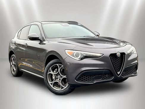 Used 2022 Alfa Romeo Stelvio Sprint AWD/4WD image 3