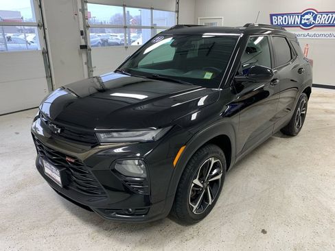 Used 2021 Chevrolet TrailBlazer RS w/ Sun and Liftgate Package AWD/4WD image 2