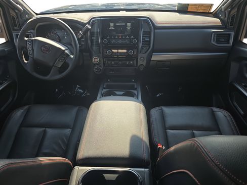 Used 2023 Nissan Titan PRO-4X w/ Pro-4x Convenience Package image 9