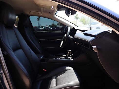 Used 2019 MAZDA MAZDA3 Sedan FWD image 34