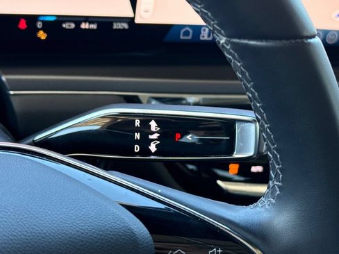 Used 2024 Cadillac Lyriq Tech RWD image 33