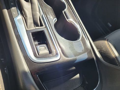 Used 2023 Chevrolet Equinox Premier AWD/4WD image 23