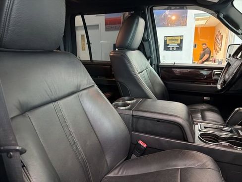 Used 2017 Lincoln Navigator L Reserve AWD/4WD image 32