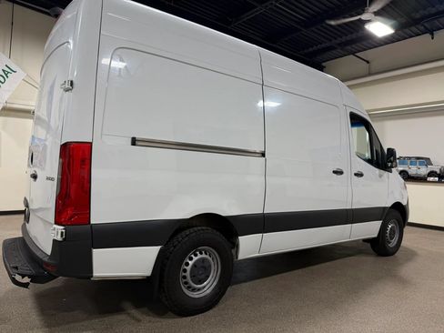 Used 2020 Mercedes-Benz Sprinter 2500 image 16