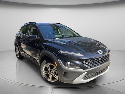 Used 2023 Hyundai Kona SEL w/ Convenience Package FWD image 3