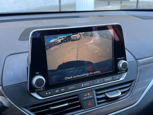 Used 2025 Nissan Altima 2.5 SV image 23