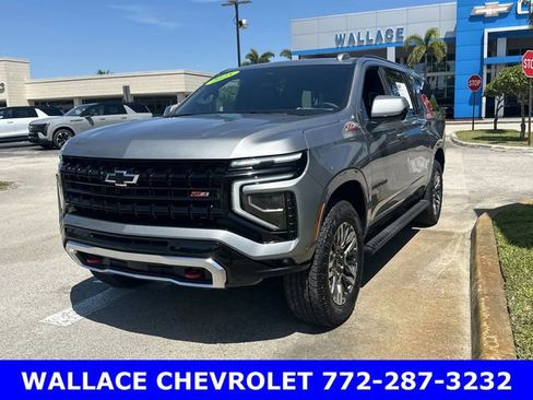 Certified 2025 Chevrolet Suburban Z71 image 2