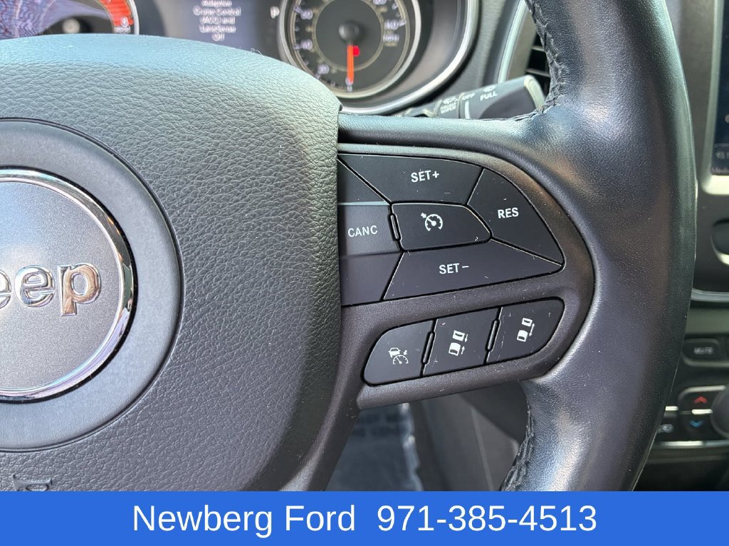 Used 2020 Jeep Cherokee Trailhawk AWD/4WD image 18