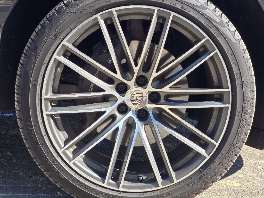 Certified 2026 Porsche Macan AWD/4WD image 45