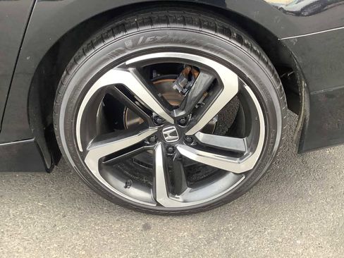 Used 2018 Honda Accord Sport image 7