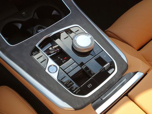 New 2026 BMW X5 M60i image 21