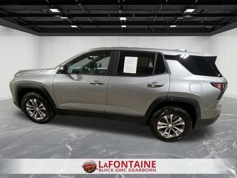 Used 2025 Chevrolet Equinox LT FWD image 8