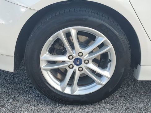 Certified 2018 Ford Fusion SE w/ Fusion SE Technology Package image 5