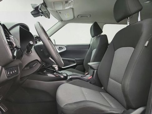 Used 2023 Kia Soul S FWD image 10