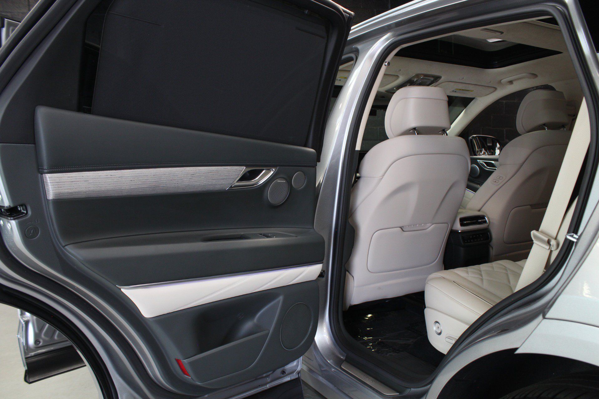 Used 2025 Genesis GV80 3.5T Prestige AWD/4WD image 40