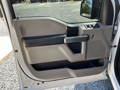 Used 2018 Ford F150 XLT AWD/4WD image 9