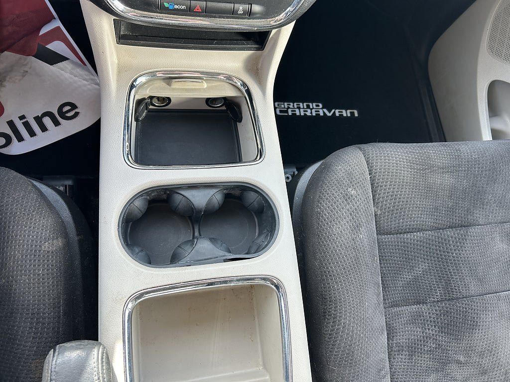 Used 2013 Dodge Grand Caravan SXT w/ Rear Park Assist Pkg FWD image 13