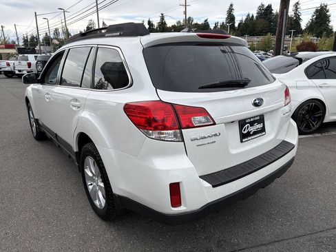 Used 2011 Subaru Outback 2.5i Limited AWD/4WD image 4