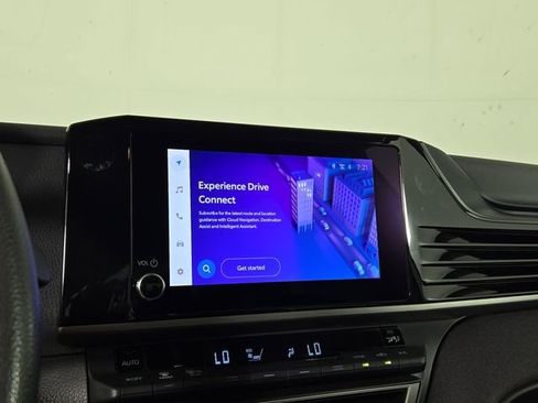Used 2025 Toyota Camry LE FWD image 17