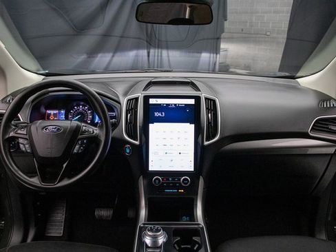 Used 2022 Ford Edge SE image 18