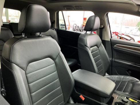 Used 2019 Volkswagen Atlas SEL Premium image 11