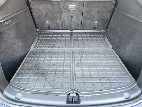 Used 2023 Tesla Model Y Long Range image 38