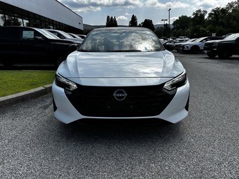 New 2025 Nissan Sentra SR w/ Midnight Edition image 2
