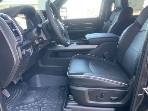 New 2025 RAM 2500 Laramie AWD/4WD image 18