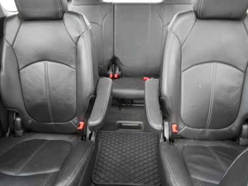 Used 2016 GMC Acadia SLT w/ Open Road Package AWD/4WD image 13