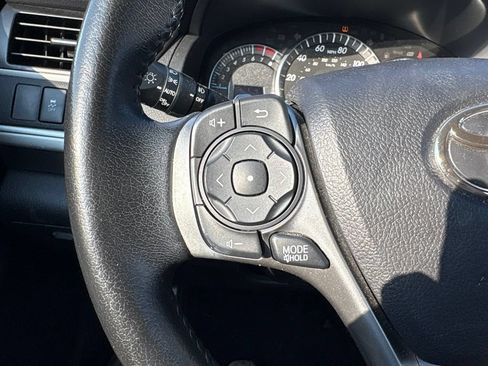 Used 2014 Toyota Camry SE FWD image 19