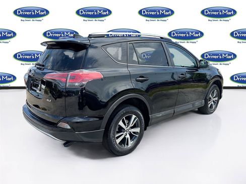 Used 2017 Toyota RAV4 XLE FWD image 7