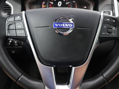 Used 2017 Volvo XC60 T5 Inscription w/ Advanced Package AWD/4WD image 12
