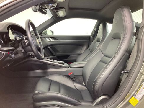 Certified 2021 Porsche 911 Carrera 4 image 5