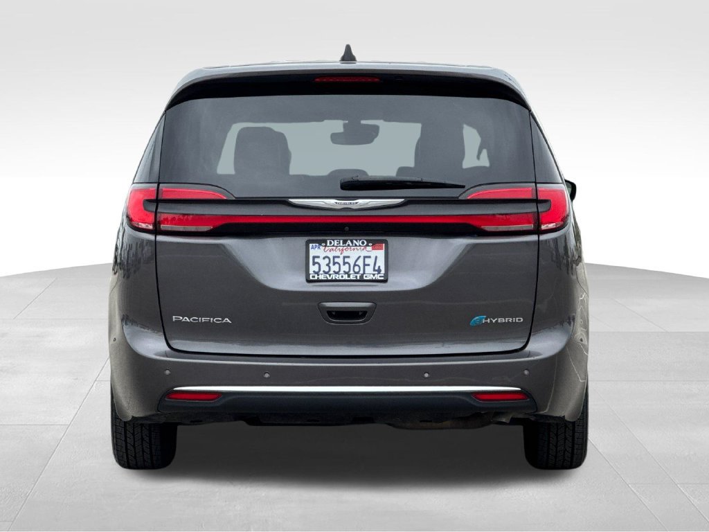 Used 2023 Chrysler Pacifica Touring-L FWD image 4