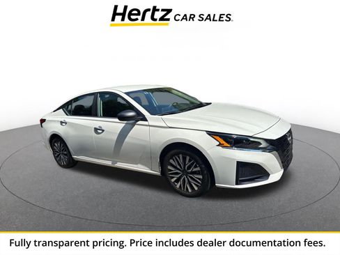 Used 2025 Nissan Altima 2.5 SV FWD image 1