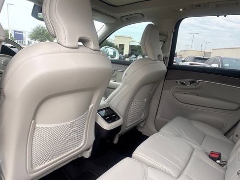 New 2026 Volvo XC90 B6 Ultra w/ Protection Package image 20