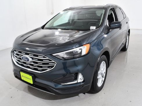 Used 2022 Ford Edge SEL w/ Convenience Package image 2
