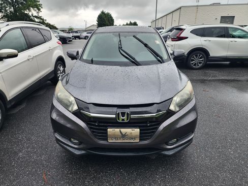 Used 2016 Honda HR-V EX image 2