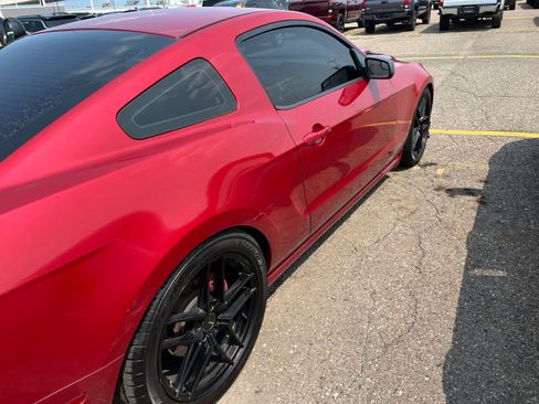 Used 2013 Ford Mustang Coupe RWD image 15