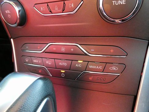 Used 2018 Ford Edge SEL w/ Equipment Group 201A image 25