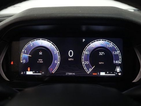 Used 2024 Jeep Grand Cherokee Laredo image 21